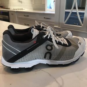 ON Cloudrush Women's Shoes Black/White Like New!